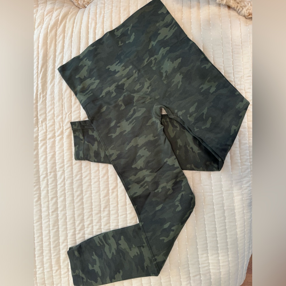 Spanx Camo leggings